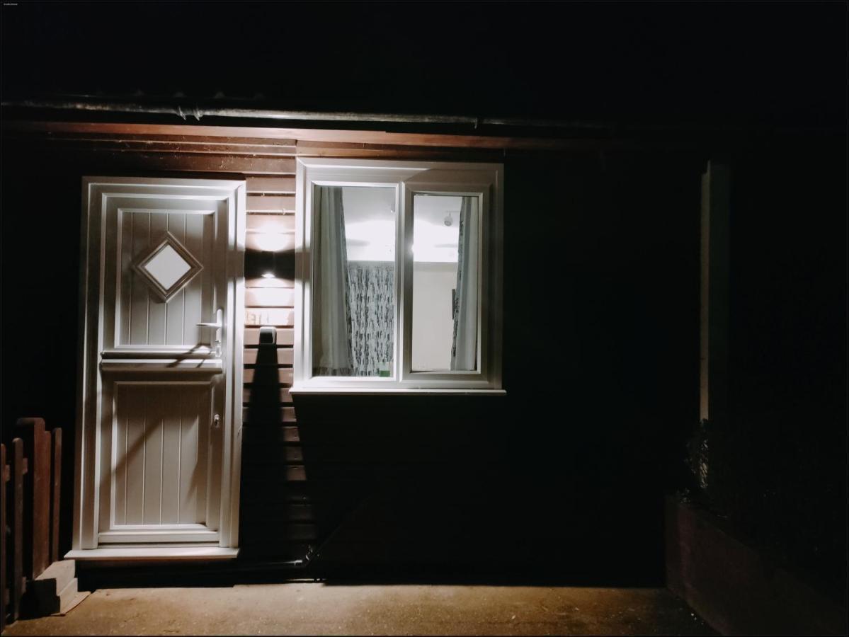 Woodies Peasmarsh エクステリア 写真