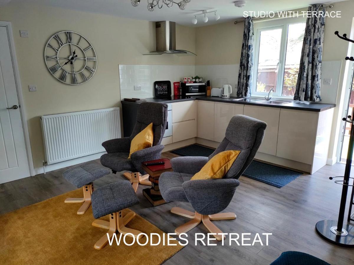 Woodies Peasmarsh エクステリア 写真